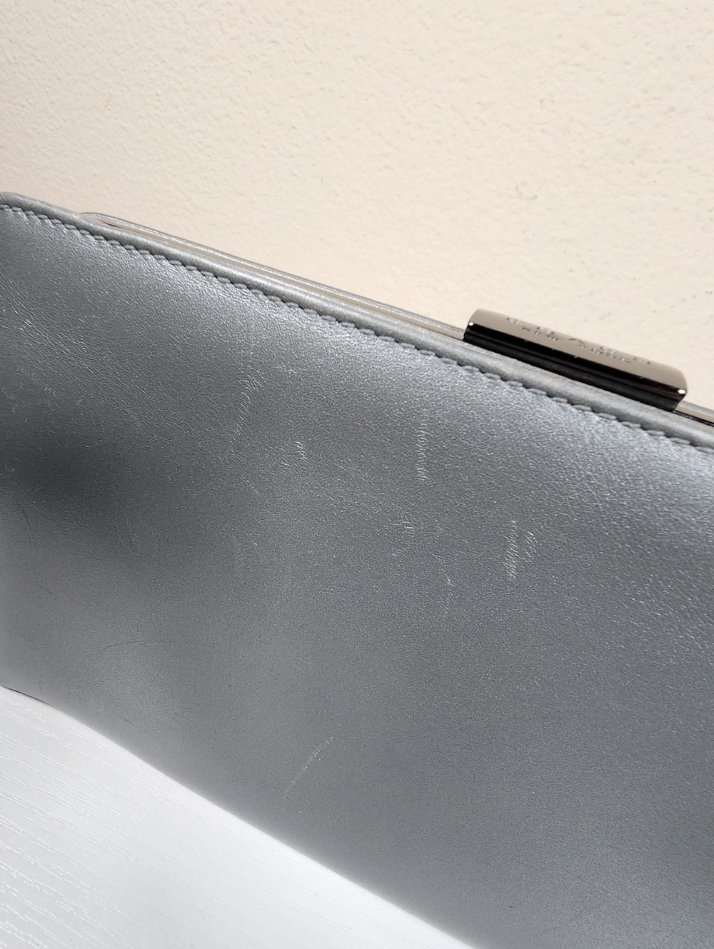 Vintage Coach Pearlized Clutch In Gray Nappa Leather - Picture 12 of 12